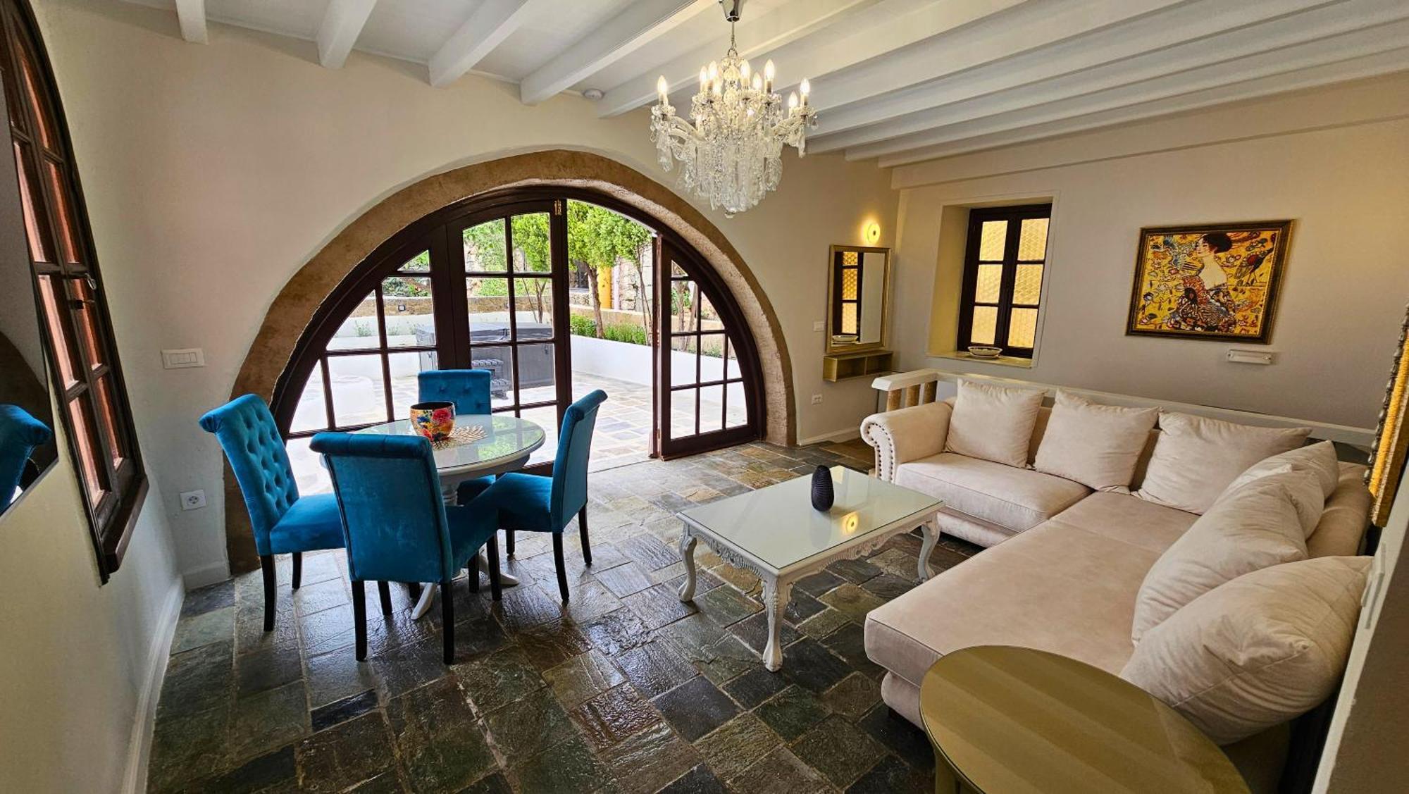 Villa Old Town Pearl
